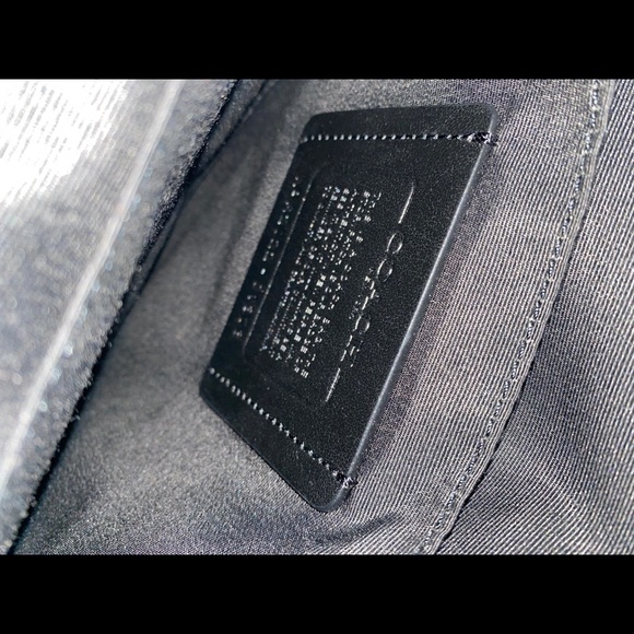 SOLD Unisex Men’s Women’s Crossbody Bag - Picture 6 of 7